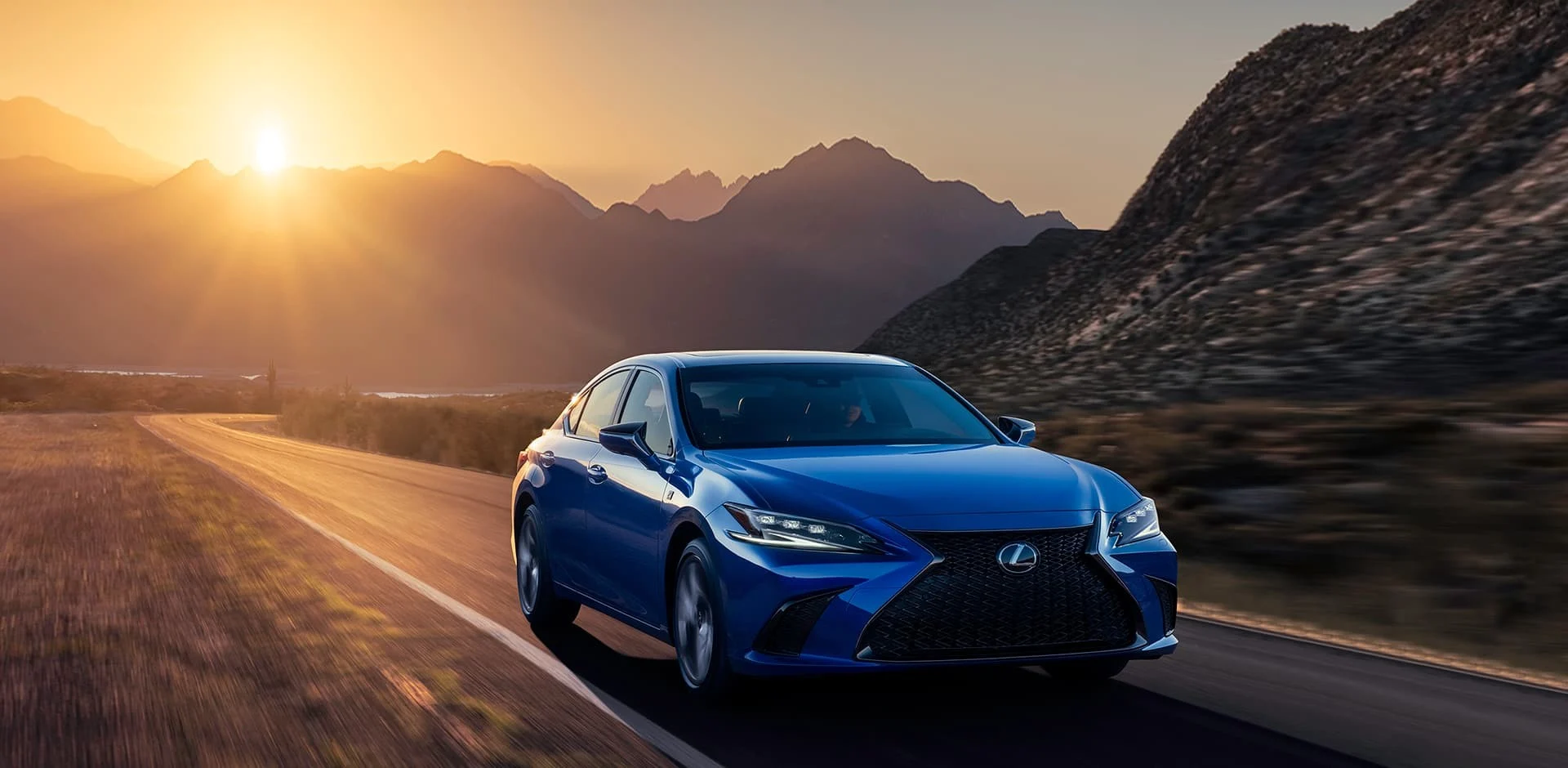 Lexus ES: Giá lăn bánh, TSKT, đánh giá ngoại nội thất