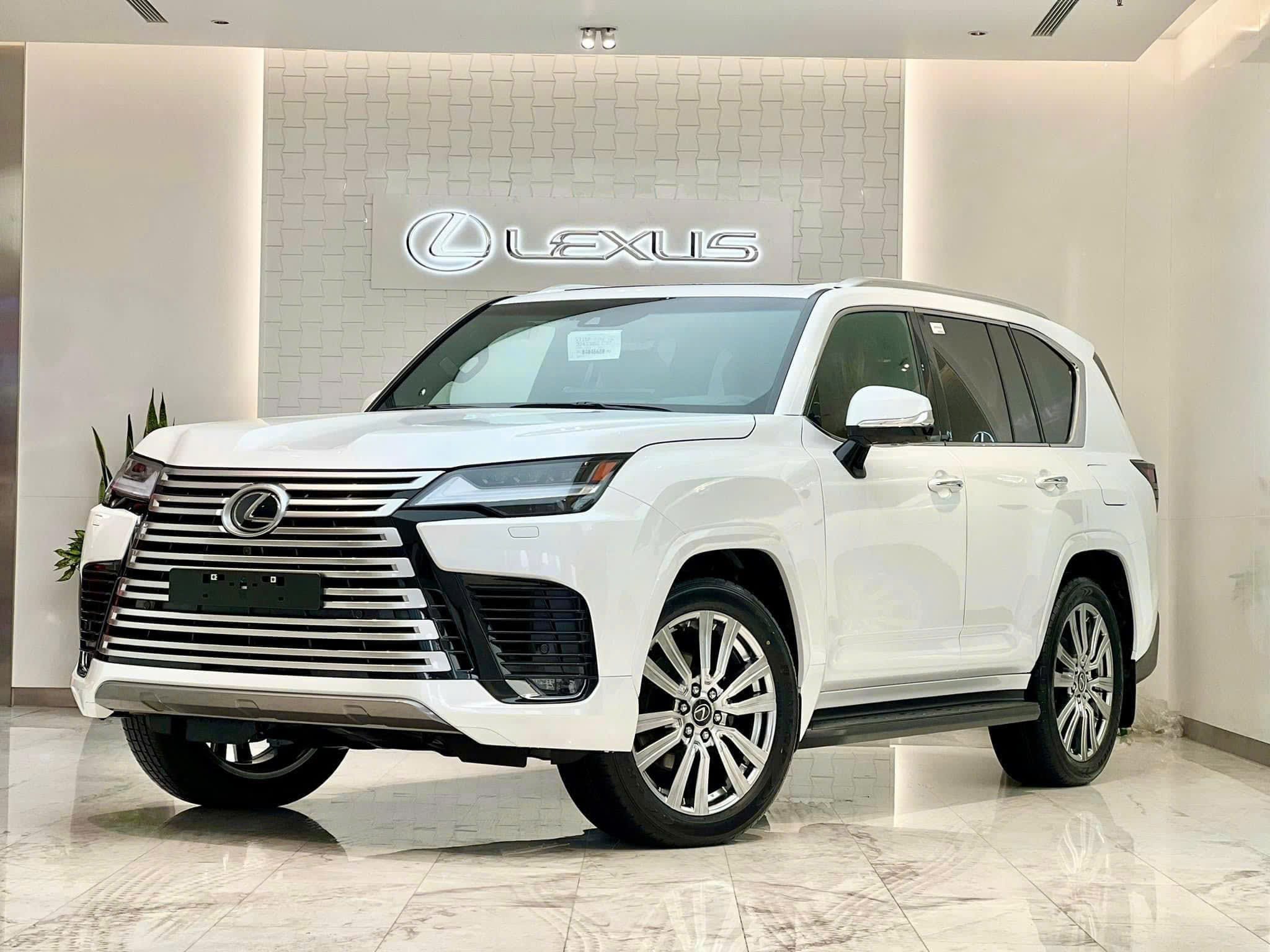 Lexus LX600
