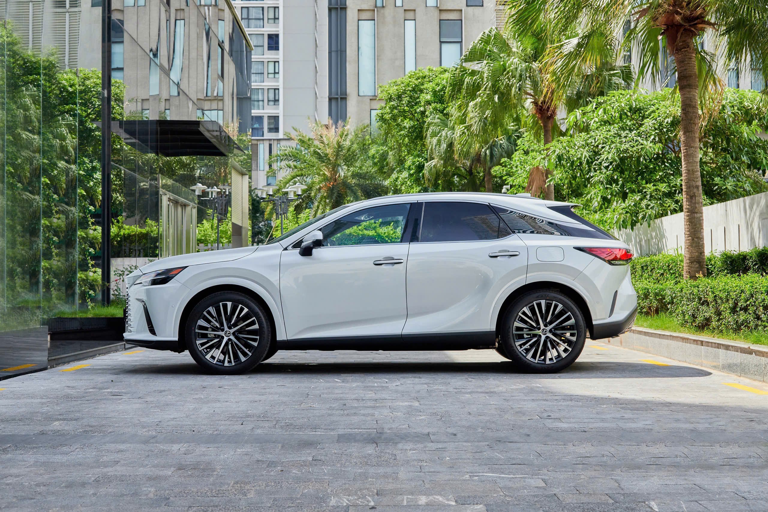 Lexus Thăng Long - Slider Image